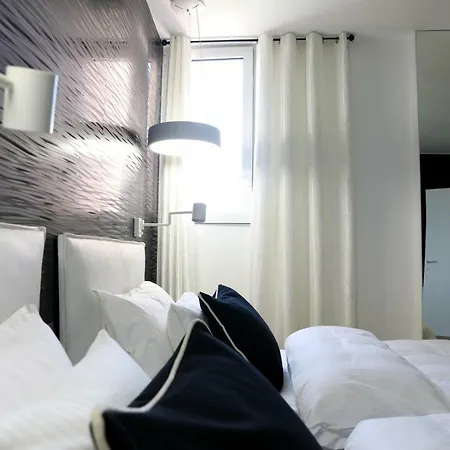 Tiranatop Suites 3 1000 Ft2 Τίρανα